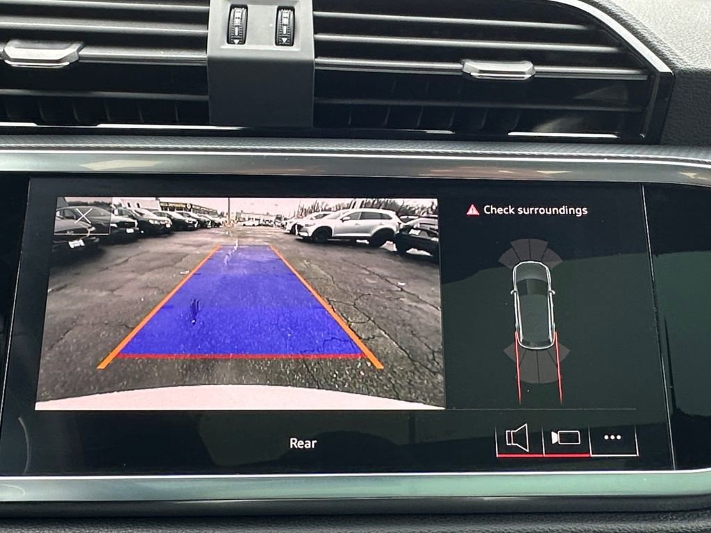 Used 2023 Audi Q3 2.0T Premium image 16