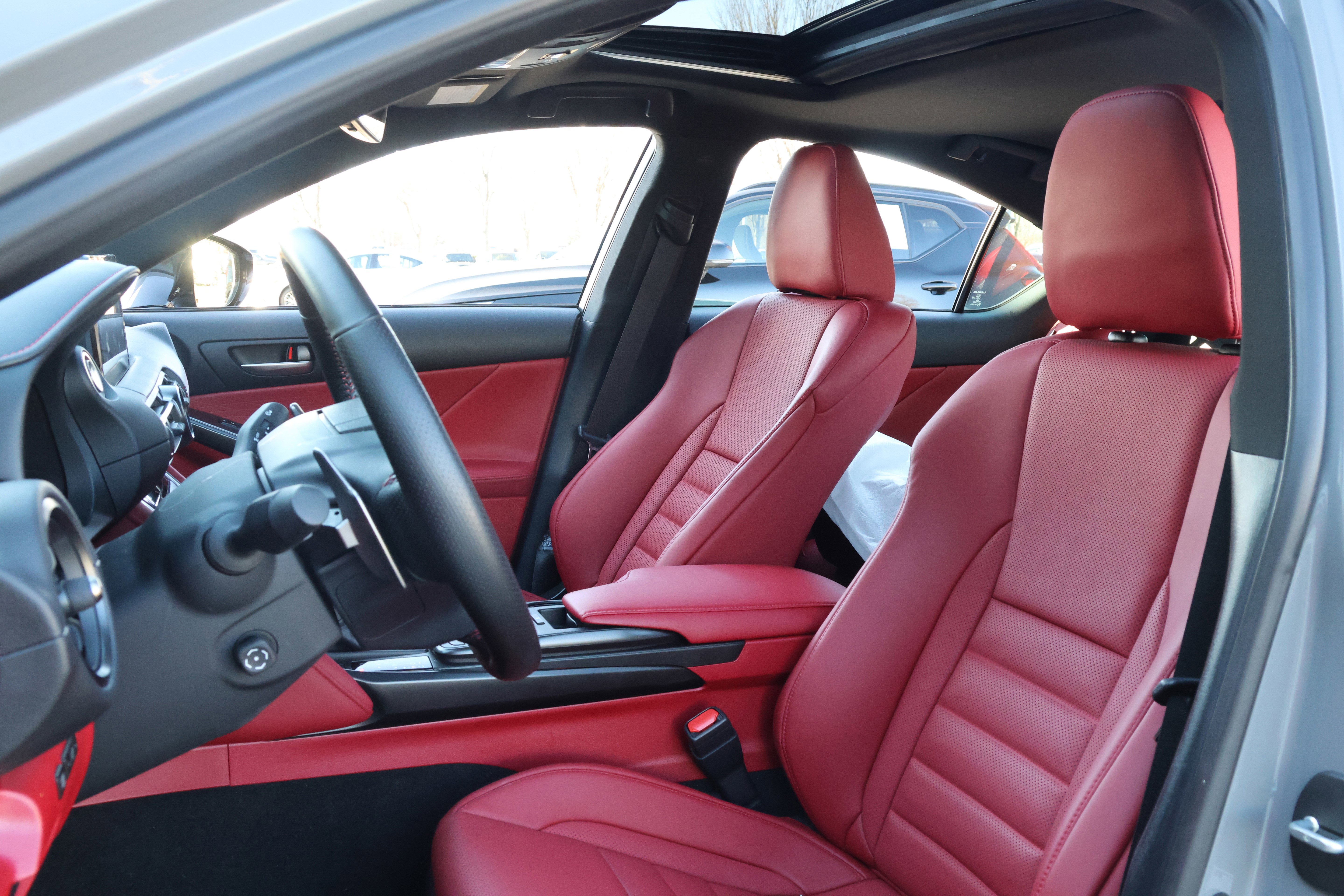 Used 2024 Lexus IS 500 image 35