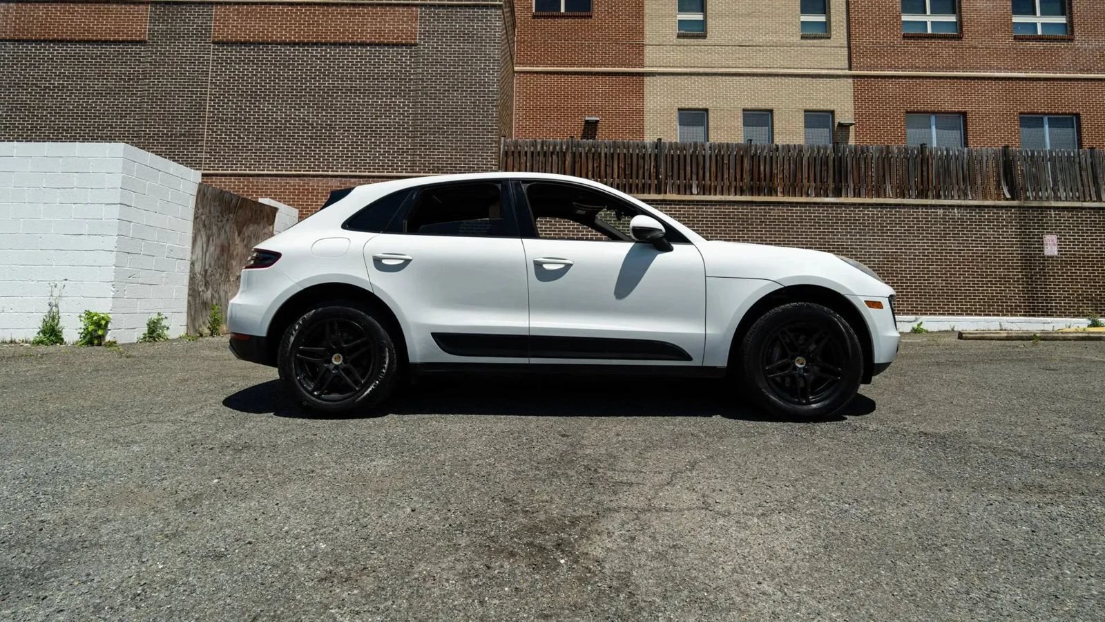 Used 2017 Porsche Macan AWD/4WD image 2