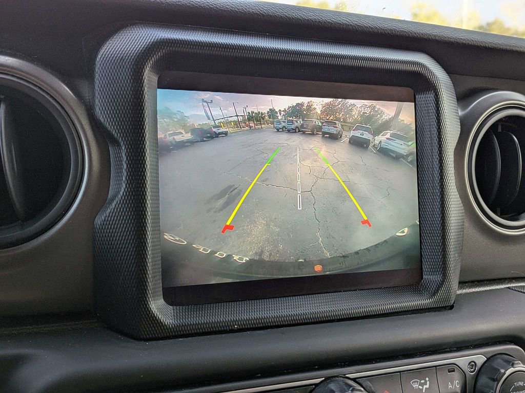 Used 2023 Jeep Wrangler Willys AWD/4WD image 21