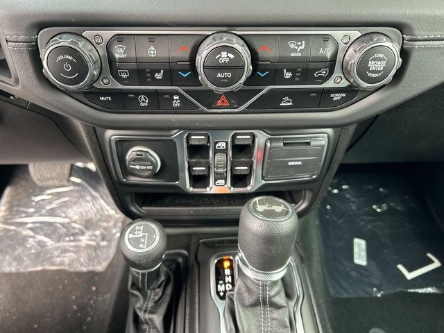New 2025 Jeep Wrangler Unlimited Sahara AWD/4WD image 11