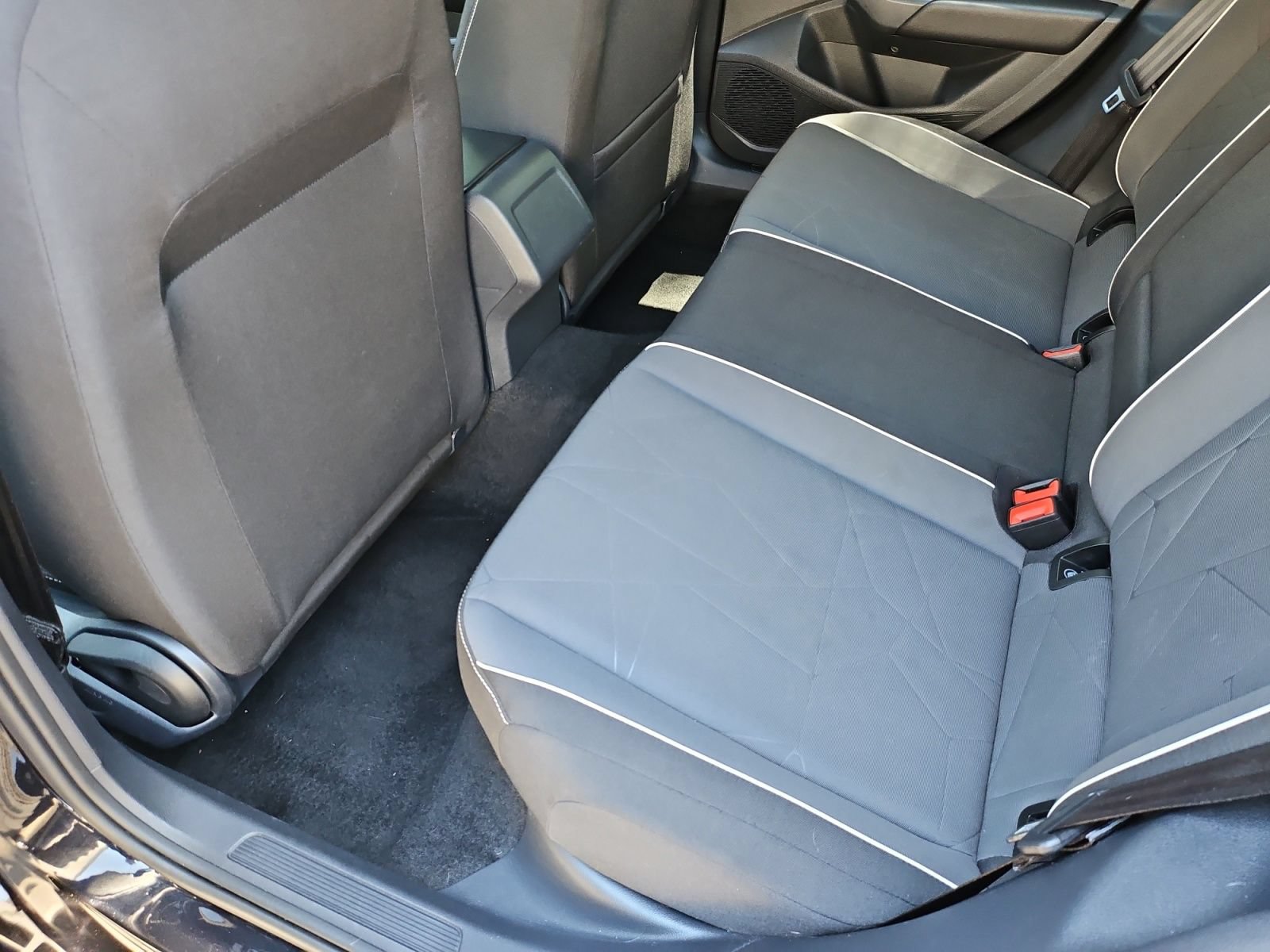 Used 2025 Volkswagen Jetta Sport FWD image 30