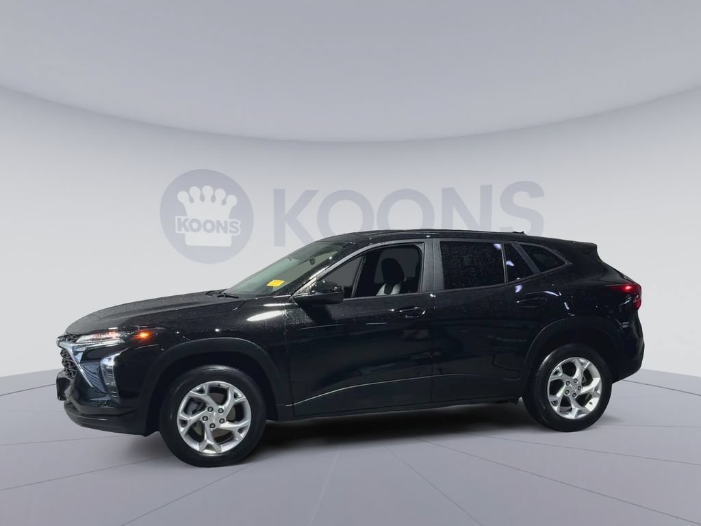 Used 2024 Chevrolet Trax LS w/ LS Convenience Package FWD image 7