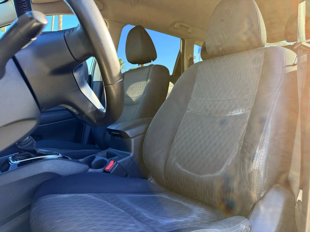 Used 2018 Nissan Rogue SV image 8