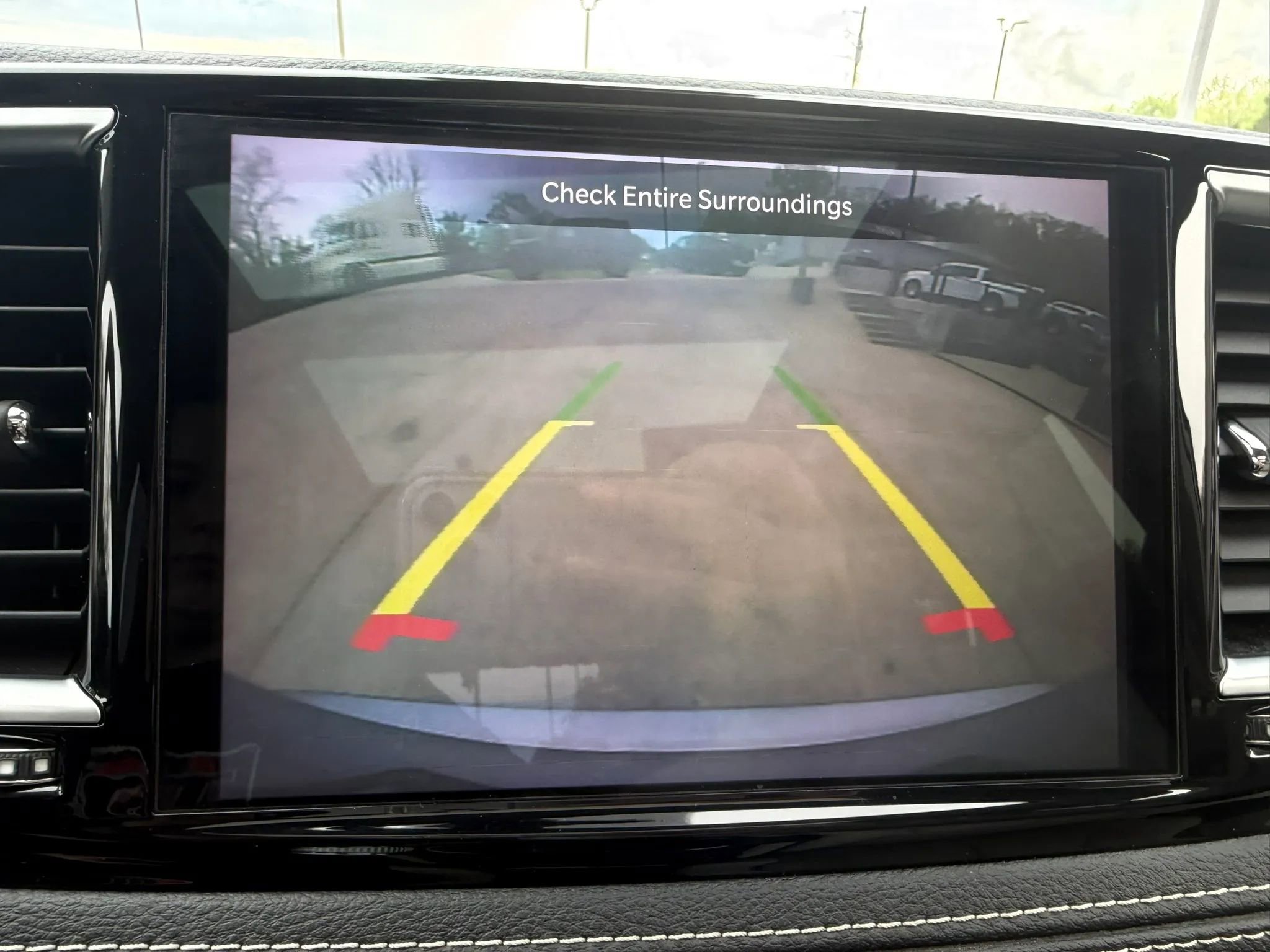 Used 2021 Chrysler Pacifica Limited image 27