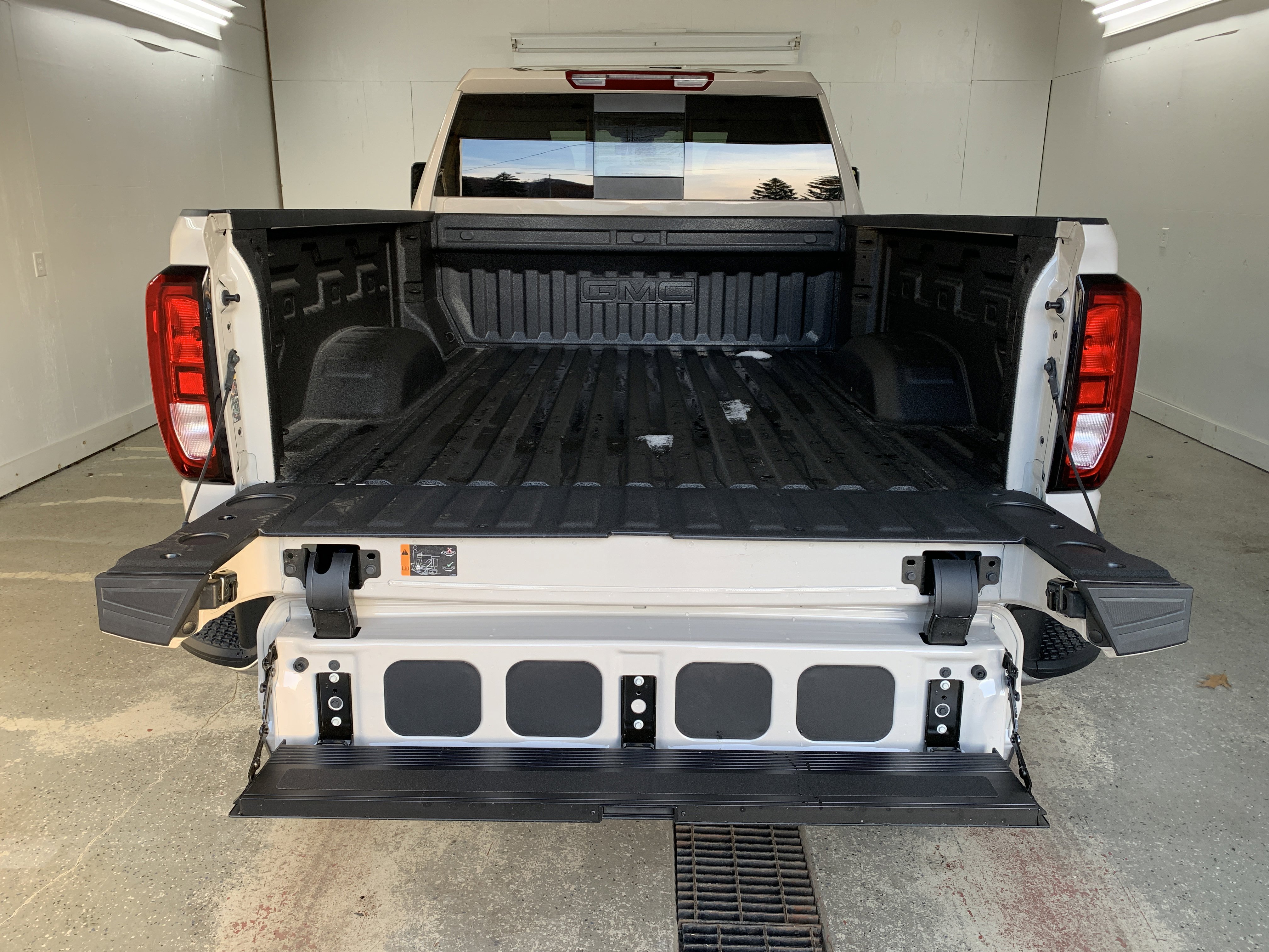 New 2026 GMC Sierra 2500 SLE image 9