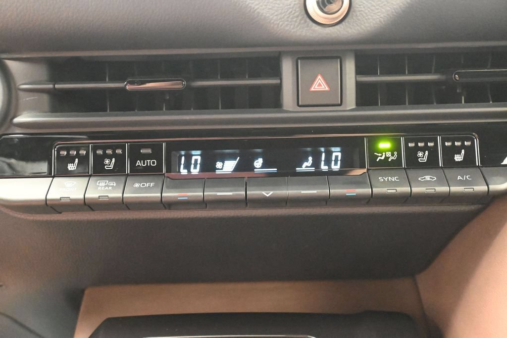 Certified 2024 Toyota Crown AWD/4WD image 24
