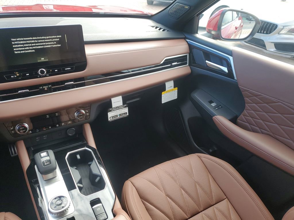 New 2026 Mitsubishi Outlander SEL image 14