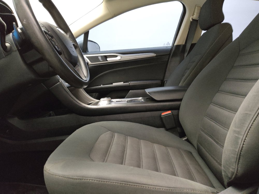 Used 2017 Ford Fusion SE w/ Fusion SE Technology Package FWD image 17