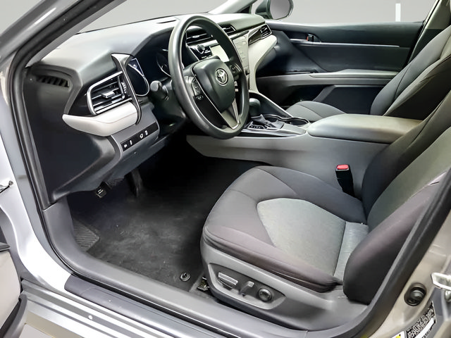 Used 2020 Toyota Camry LE w/ Convenience Package FWD image 9
