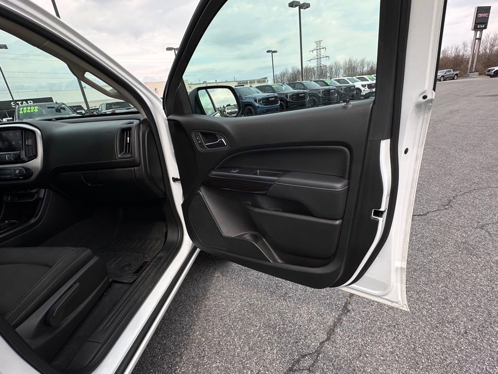 Used 2020 GMC Canyon SLE w/ Elevation Edition image 13