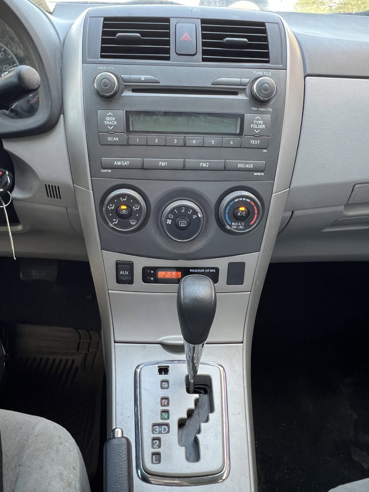 Used 2011 Toyota Corolla LE image 8