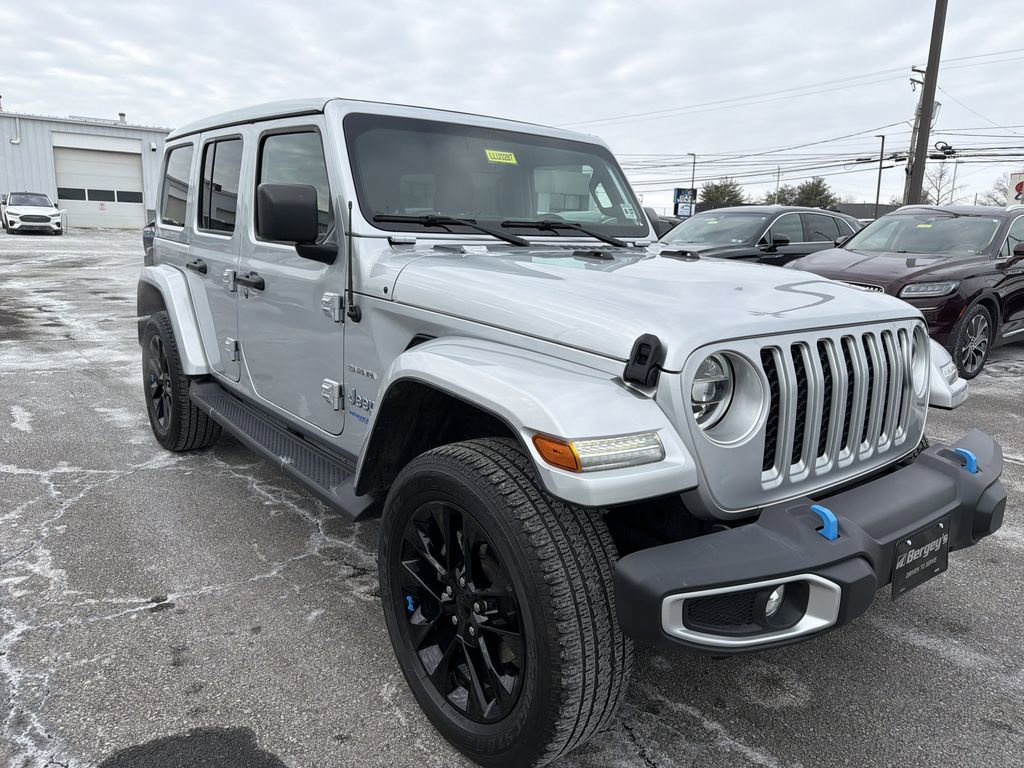 Used 2022 Jeep Wrangler Unlimited Sahara w/ Cold Weather Group AWD/4WD image 8