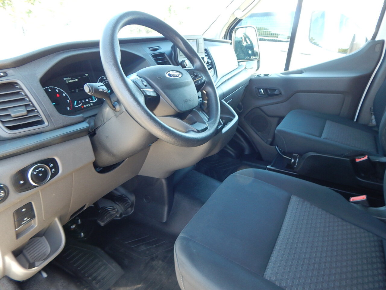 Used 2025 Ford Transit 250 Low Roof w/ Exterior Upgrade Package RWD image 18