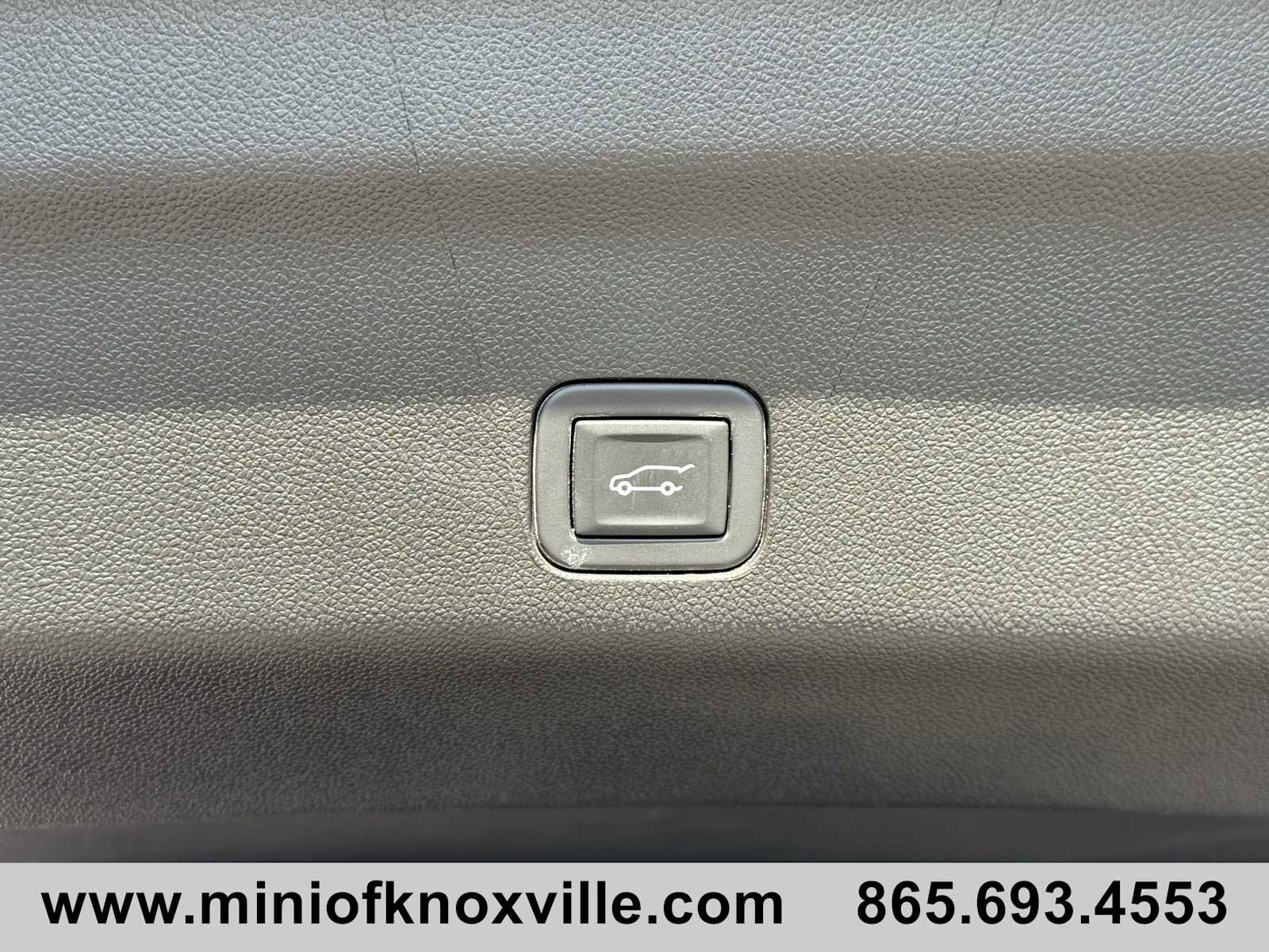 Used 2023 Chevrolet Tahoe Z71 w/ Z71 Off-Road Package image 39