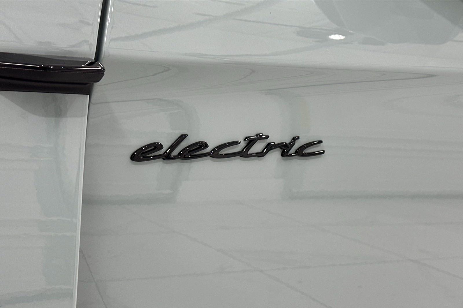 New 2025 Porsche Taycan 4S image 61