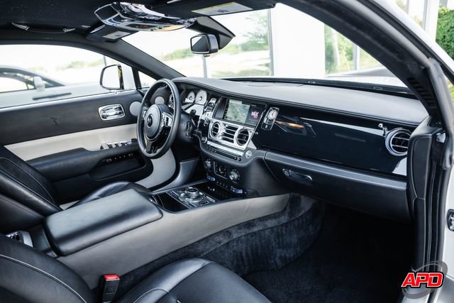 Used 2019 Rolls-Royce Wraith RWD image 24