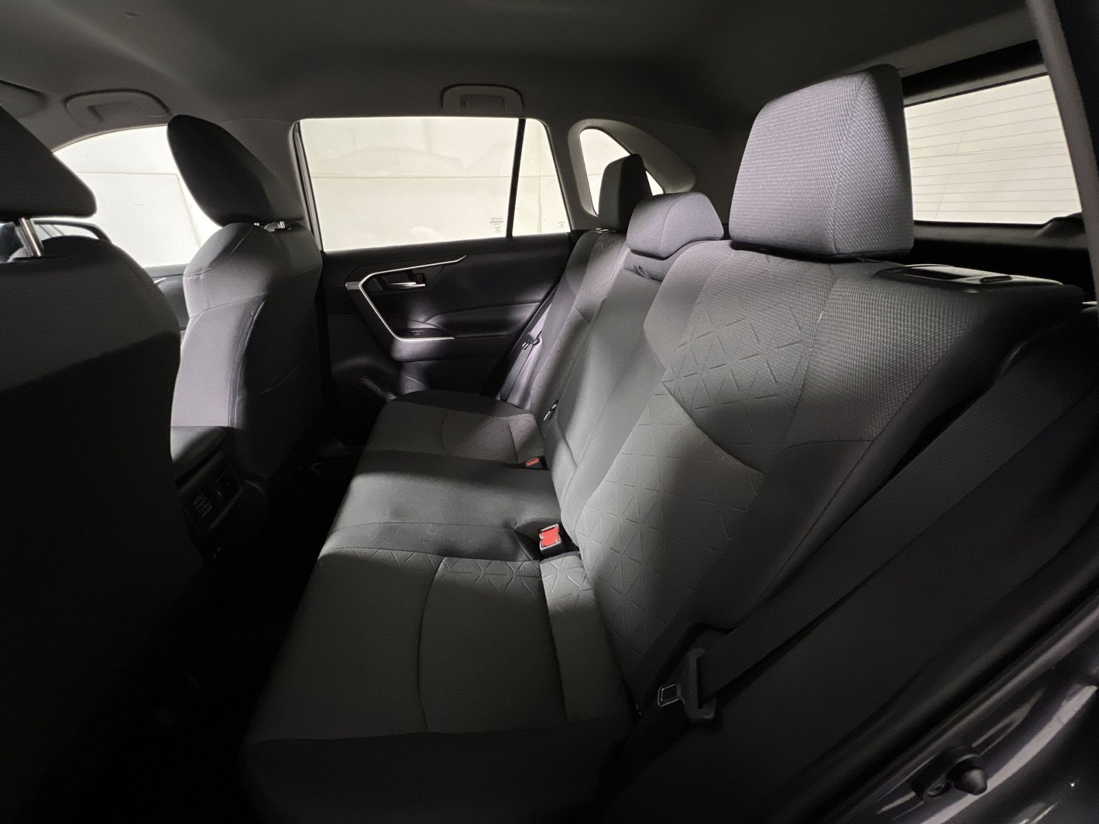 Used 2022 Toyota RAV4 XLE image 23