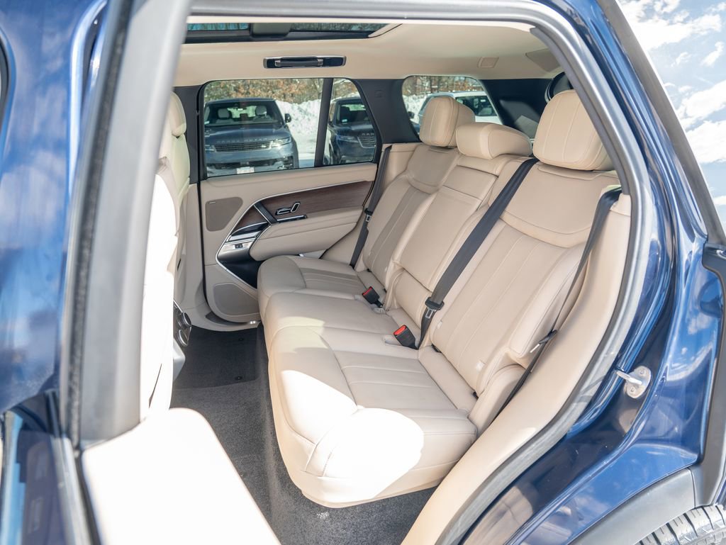 Certified 2023 Land Rover Range Rover SE image 35