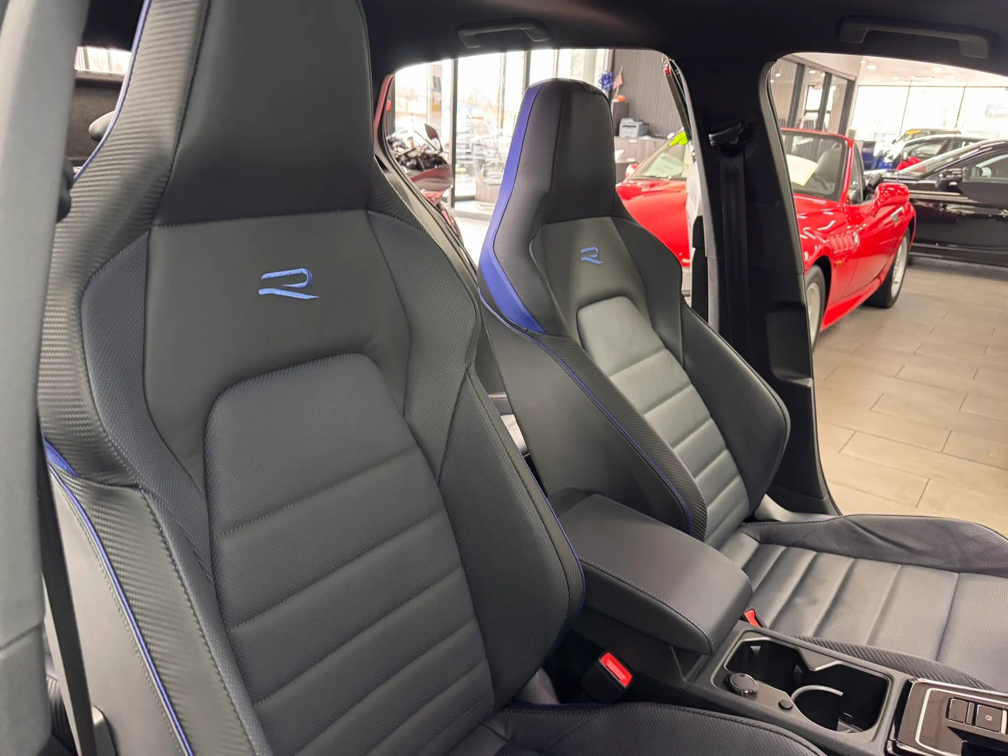 Used 2024 Volkswagen Golf R AWD/4WD image 15