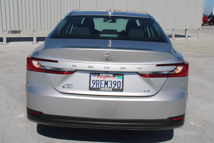 Used 2025 Toyota Camry LE AWD/4WD image 4