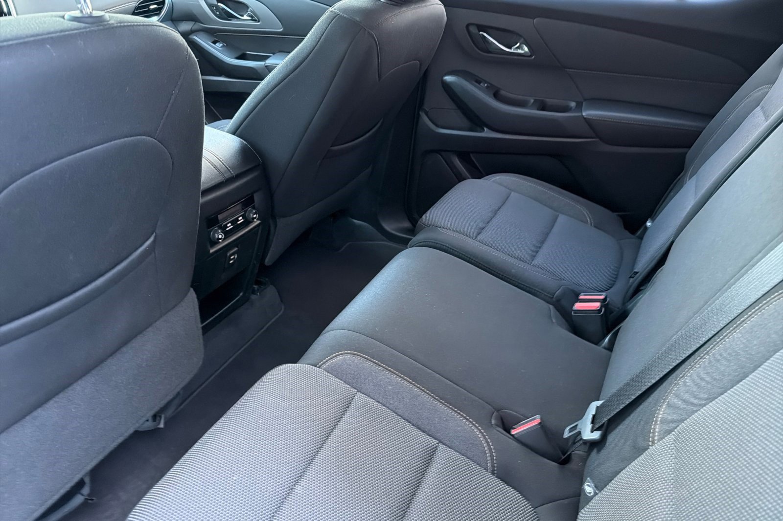 Used 2020 Chevrolet Traverse LS image 15