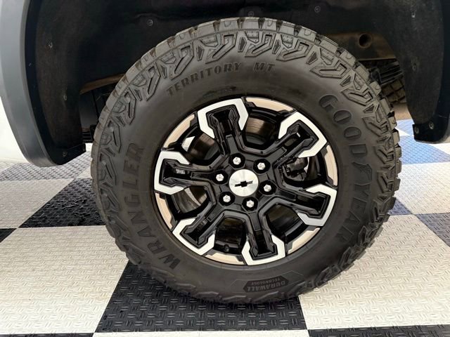 Used 2024 Chevrolet Silverado 1500 ZR2 image 11