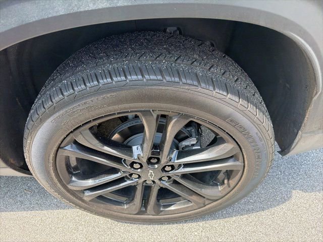 Used 2025 Chevrolet Traverse LT FWD image 19