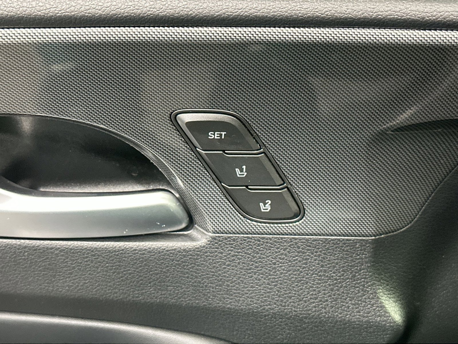 Used 2022 Hyundai Santa Fe Limited image 17