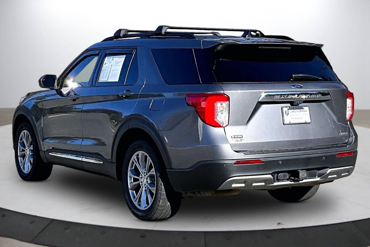 Used 2022 Ford Explorer XLT w/ Equipment Group 202A image 7