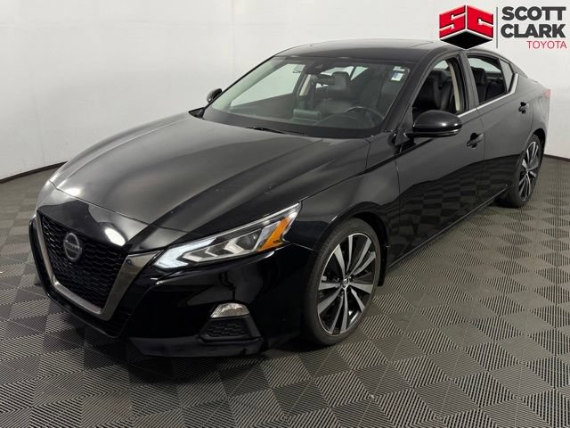 Used 2020 Nissan Altima 2.5 SR w/ Premium Package FWD image 3