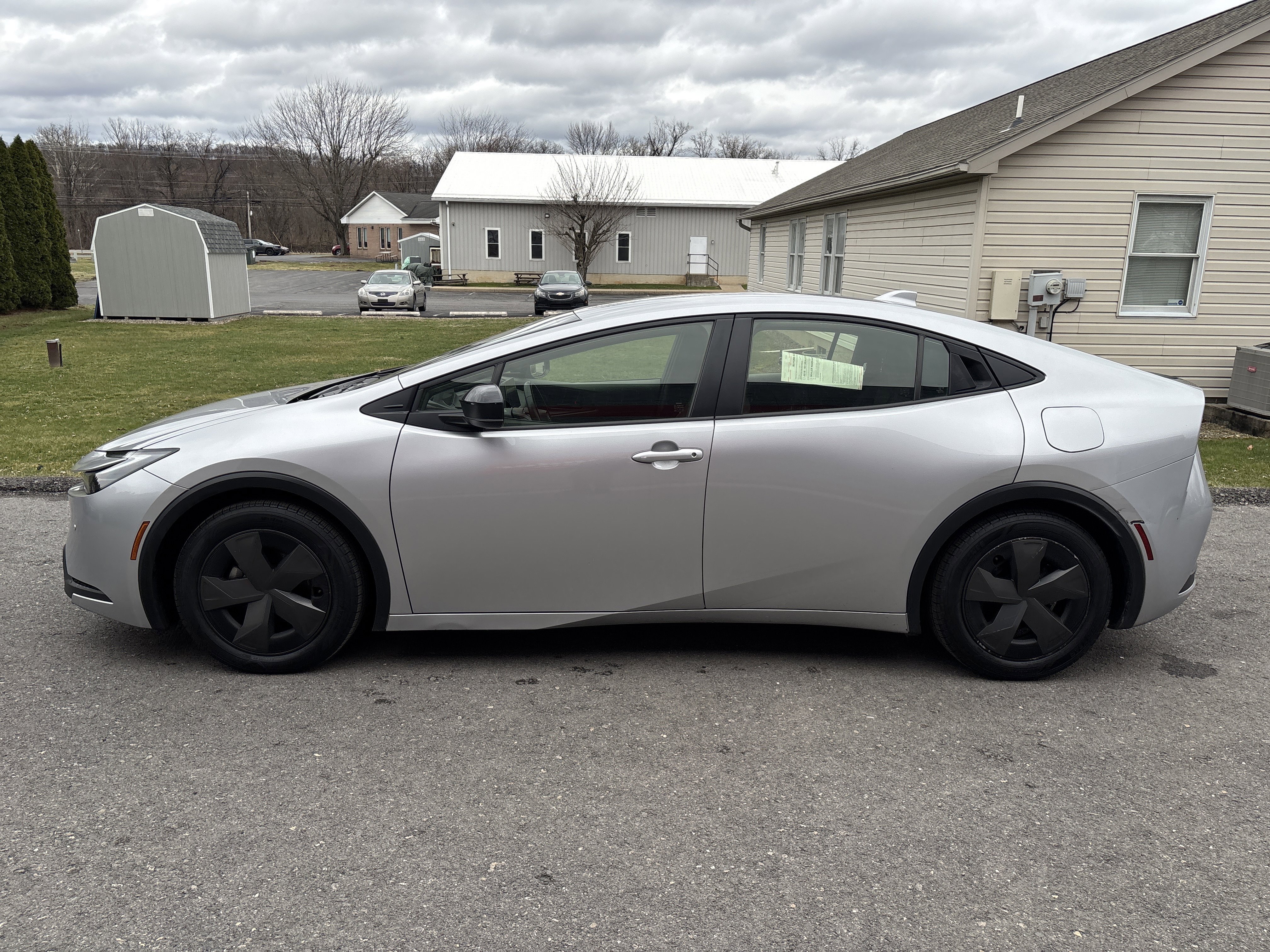 Used 2024 Toyota Prius LE image 7
