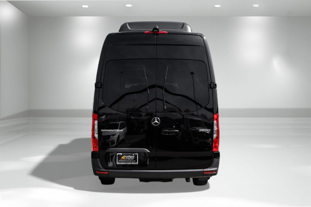 Used 2025 Mercedes-Benz Sprinter 2500 w/ Dashboard Charging Package image 7