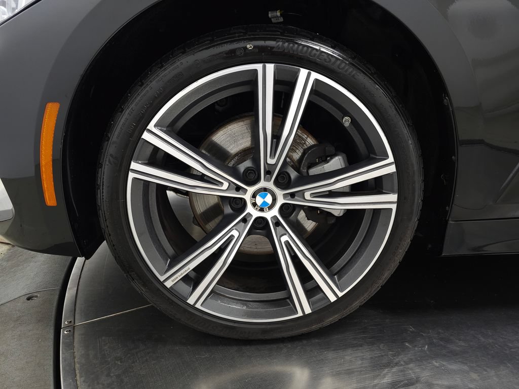 Used 2023 BMW 330i xDrive Sedan w/ Premium Package AWD/4WD image 11