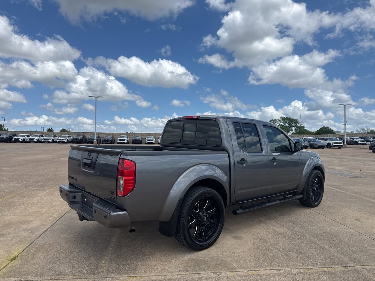 Used 2020 Nissan Frontier SV w/ Midnight Edition Floor Mats image 25