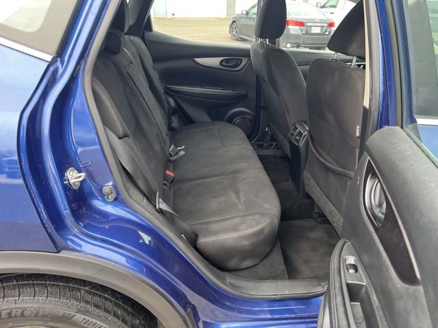 Used 2020 Nissan Rogue Sport S image 16