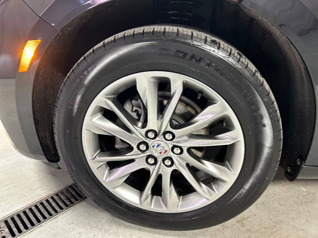 Used 2024 Buick Enclave Avenir w/ Avenir Technology Package image 9