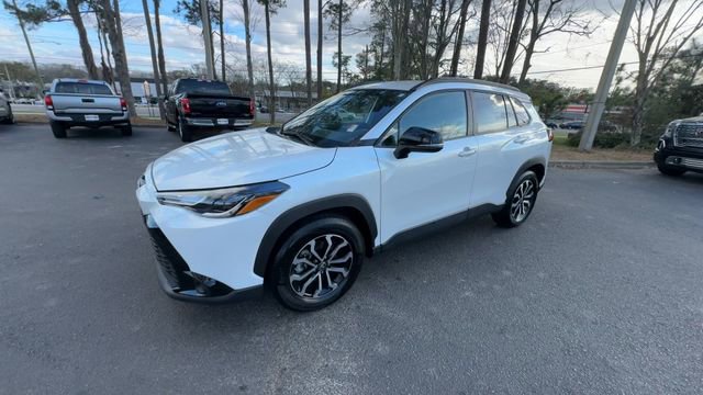 Used 2025 Toyota Corolla Cross SE image 8