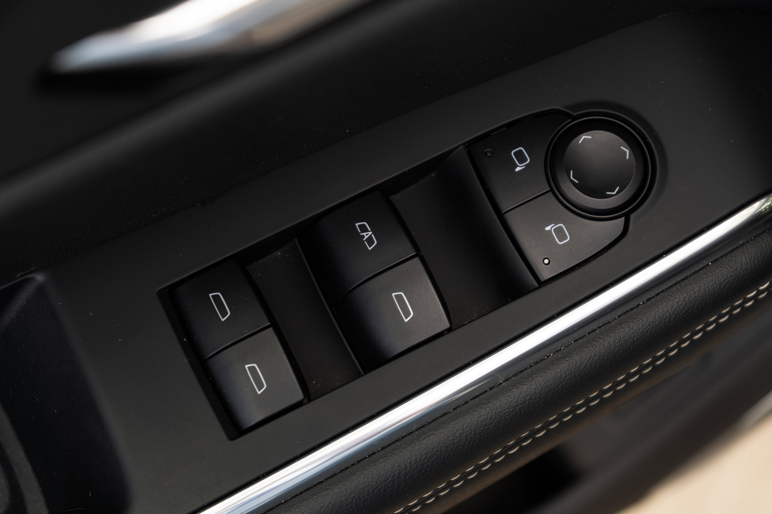 Used 2025 GMC Acadia Elevation image 36