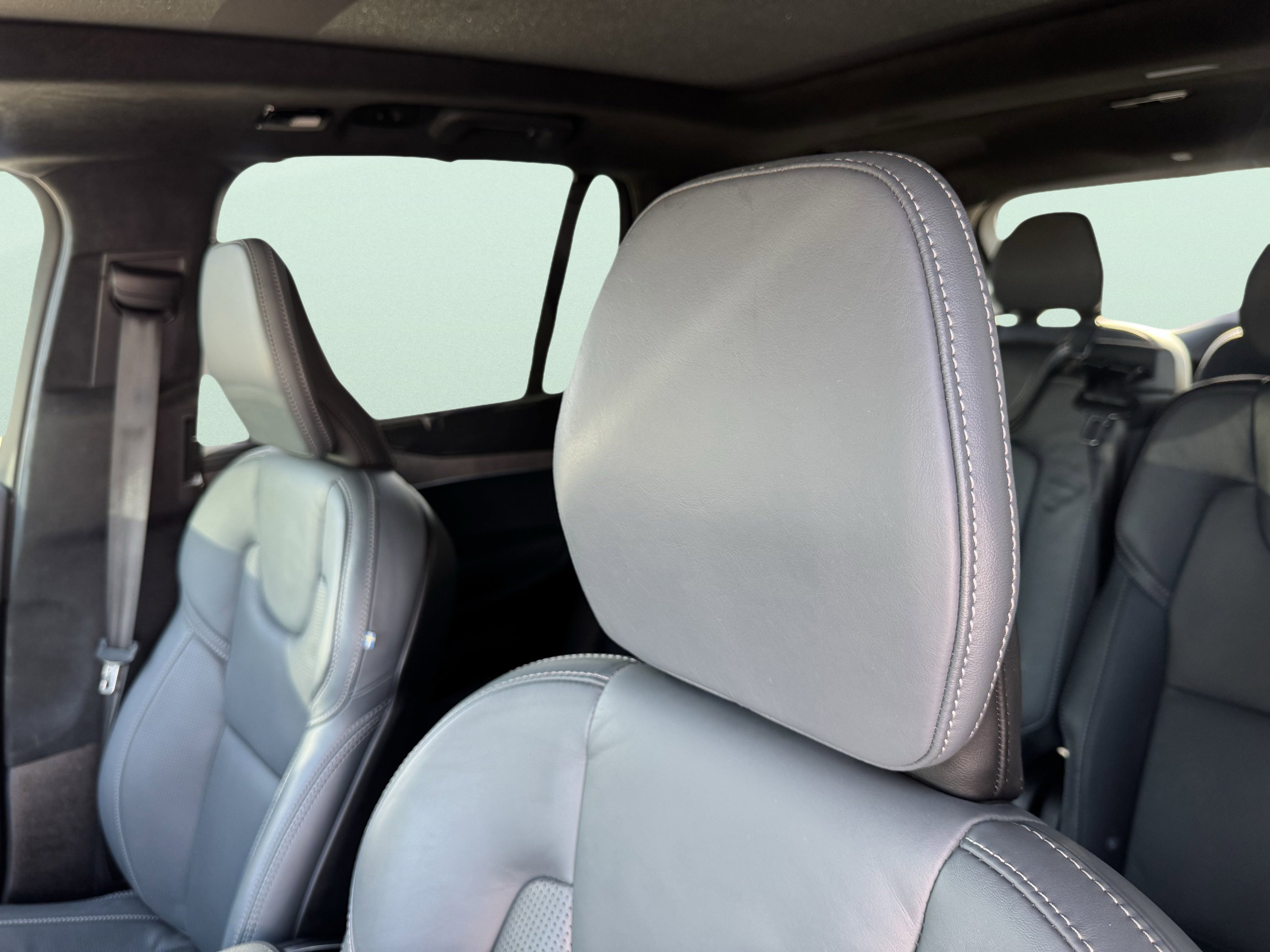 Used 2024 Volvo XC90 T8 Ultimate w/ Lounge Package image 15