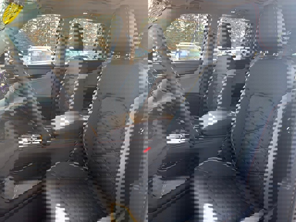 Used 2025 Volkswagen Atlas Peak Edition SE image 27