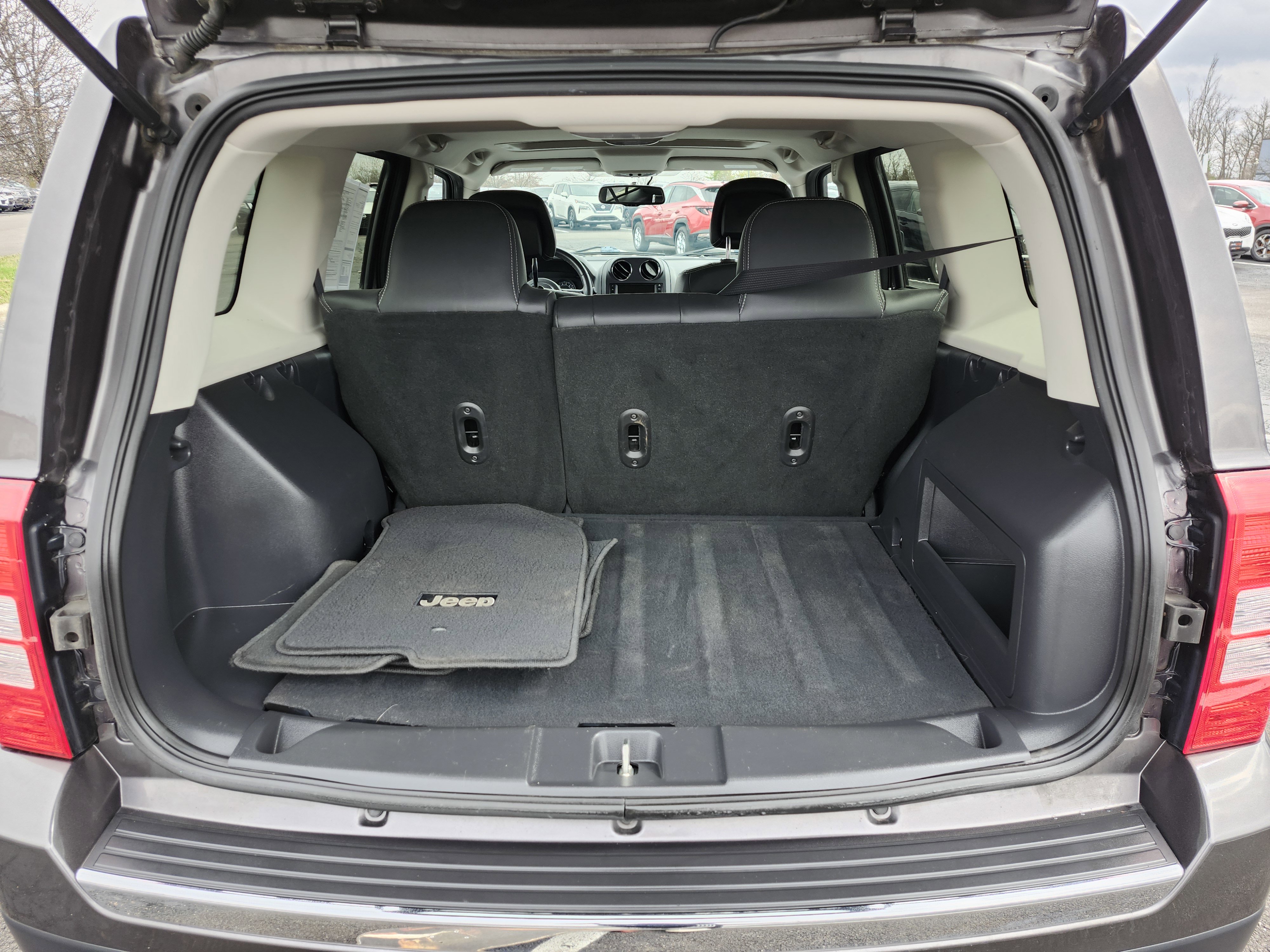 Used 2016 Jeep Patriot High Altitude image 17