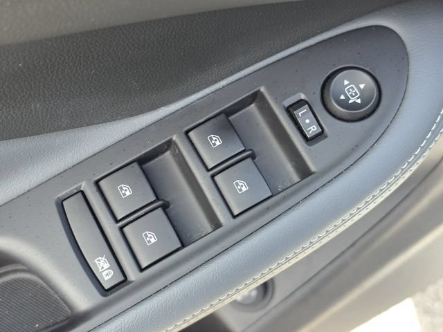 Used 2020 Buick Envision Essence w/ LPO, Active Package FWD image 21