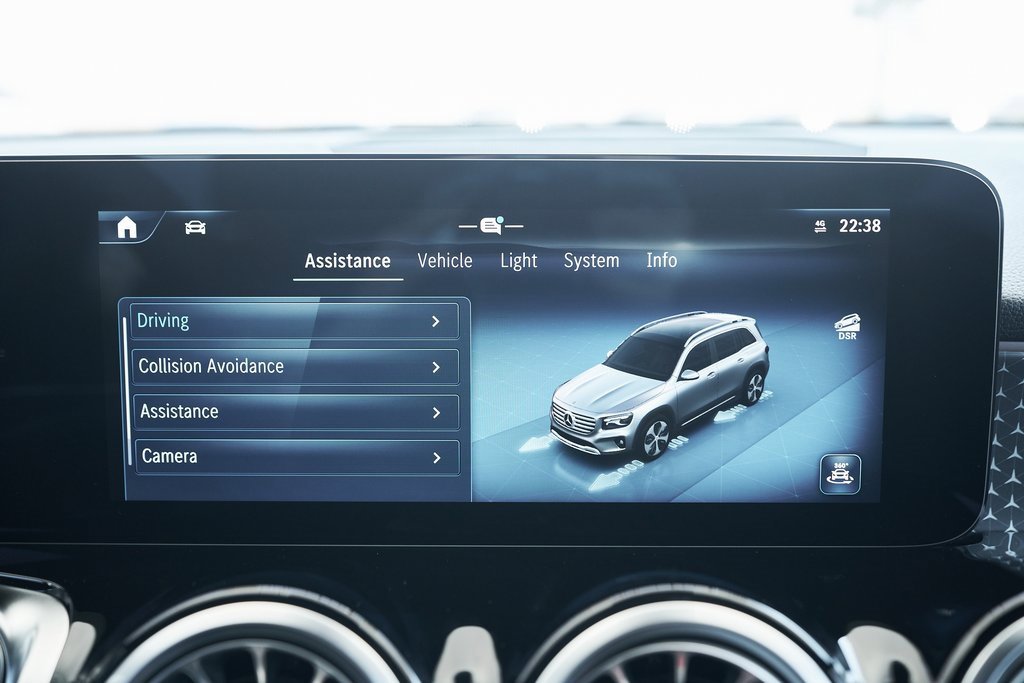 Used 2025 Mercedes-Benz GLB 250 4MATIC w/ Exclusive Package image 53