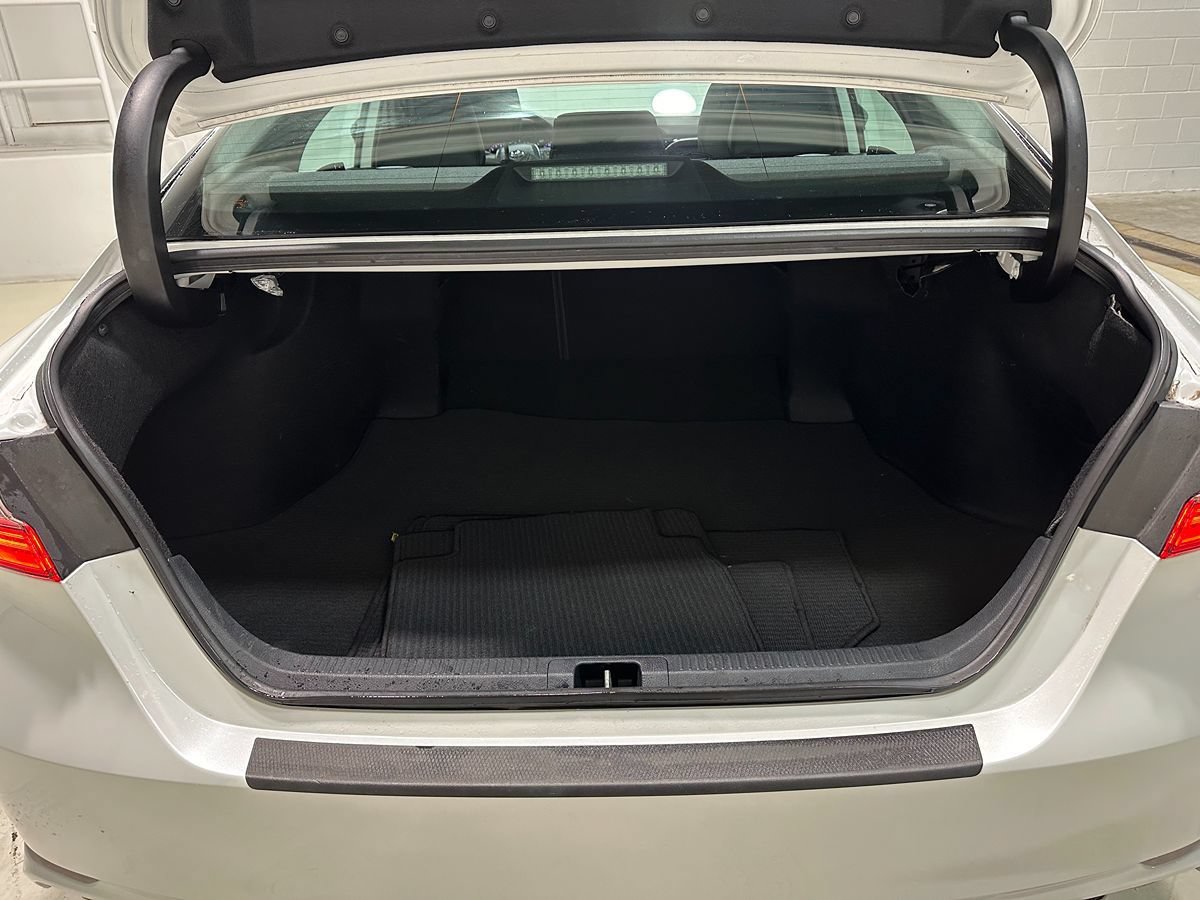Used 2022 Toyota Camry XSE w/ Carpet Mat Package (TMS) FWD image 7