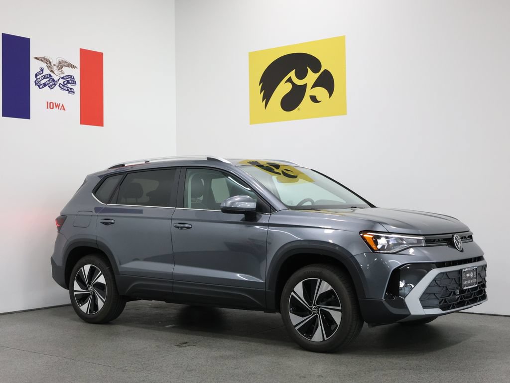 New 2026 Volkswagen Taos SE AWD/4WD image 1