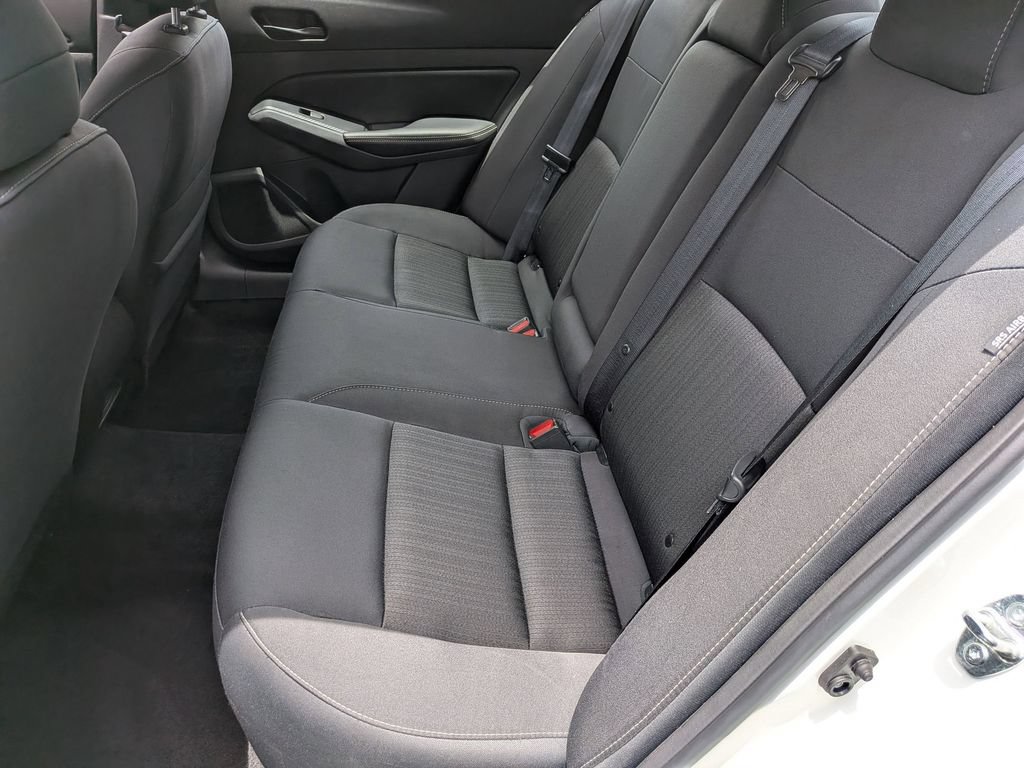 Used 2025 Nissan Altima 2.5 SV FWD image 21