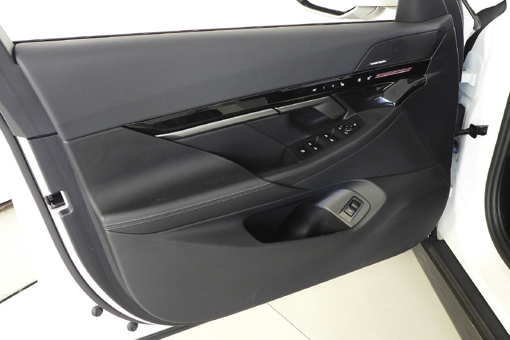Certified 2024 BMW 530i w/ Convenience Package RWD image 11