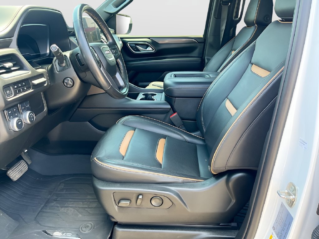 Used 2023 GMC Yukon AT4 w/ AT4 Premium Package AWD/4WD image 22