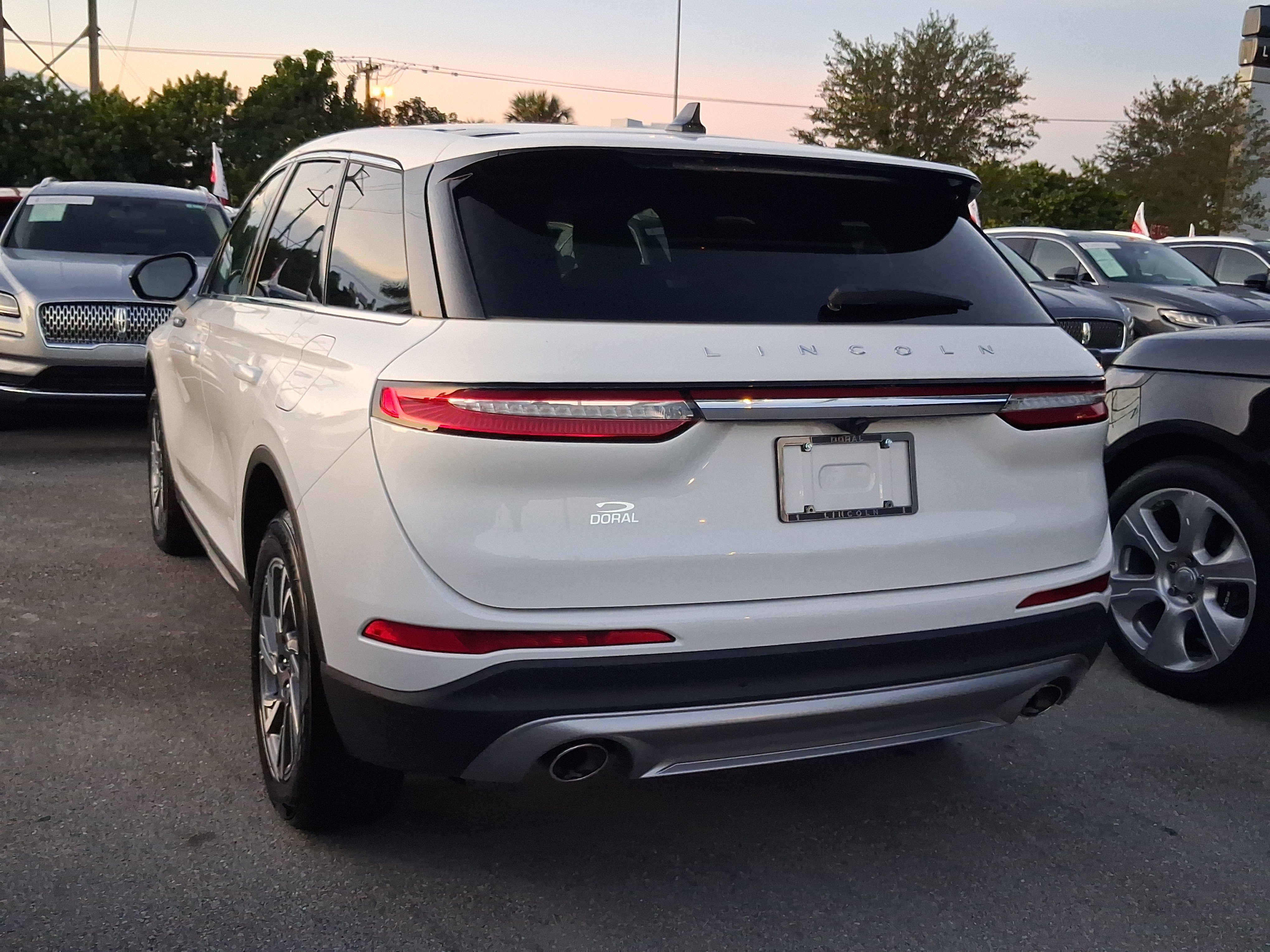 Certified 2024 Lincoln Corsair FWD image 3